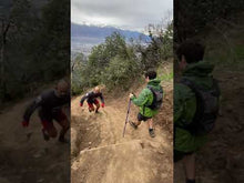 Cargar y reproducir el video en el visor de la galería, Bastones de Trekking Aluminio Negro (2 UNIDADES)
